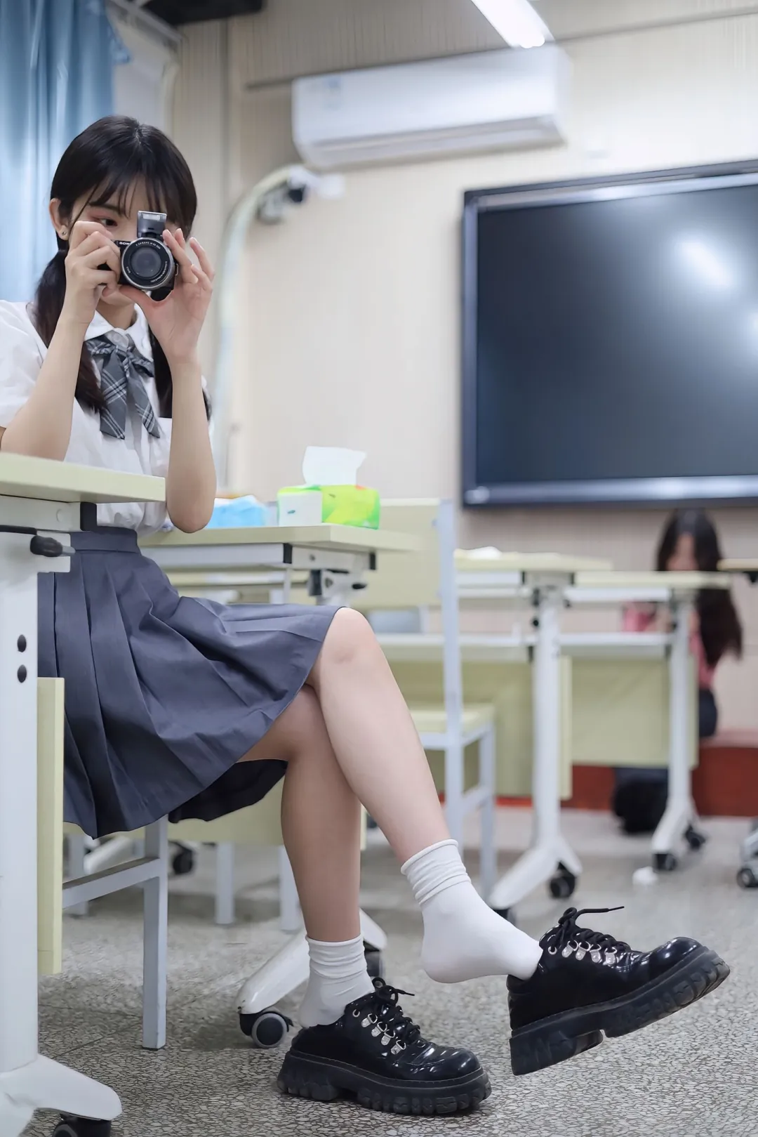 被教室里的她萌到了！！！