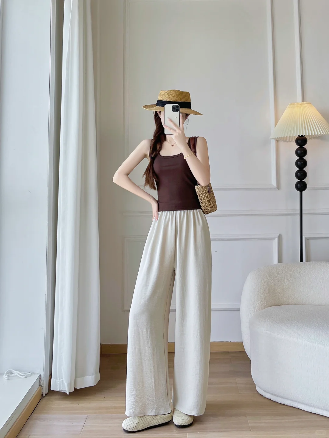 淘宝寄拍模特休闲裤对镜自拍