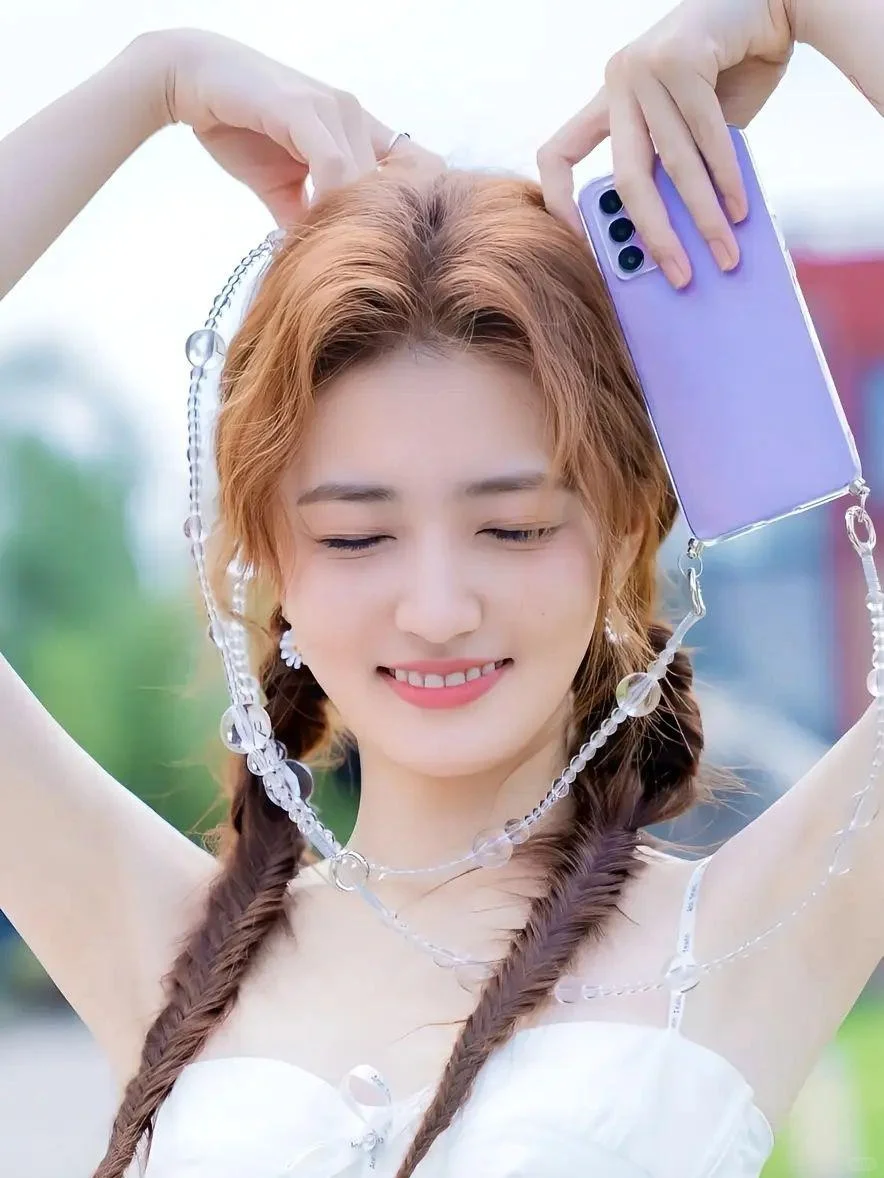 明艳系女神的颜值暴击