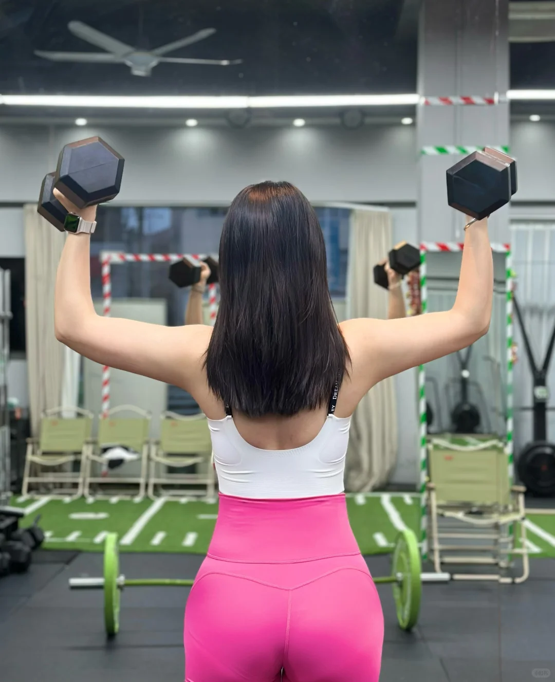 轻线感也挺好看，是我喜欢的健康美