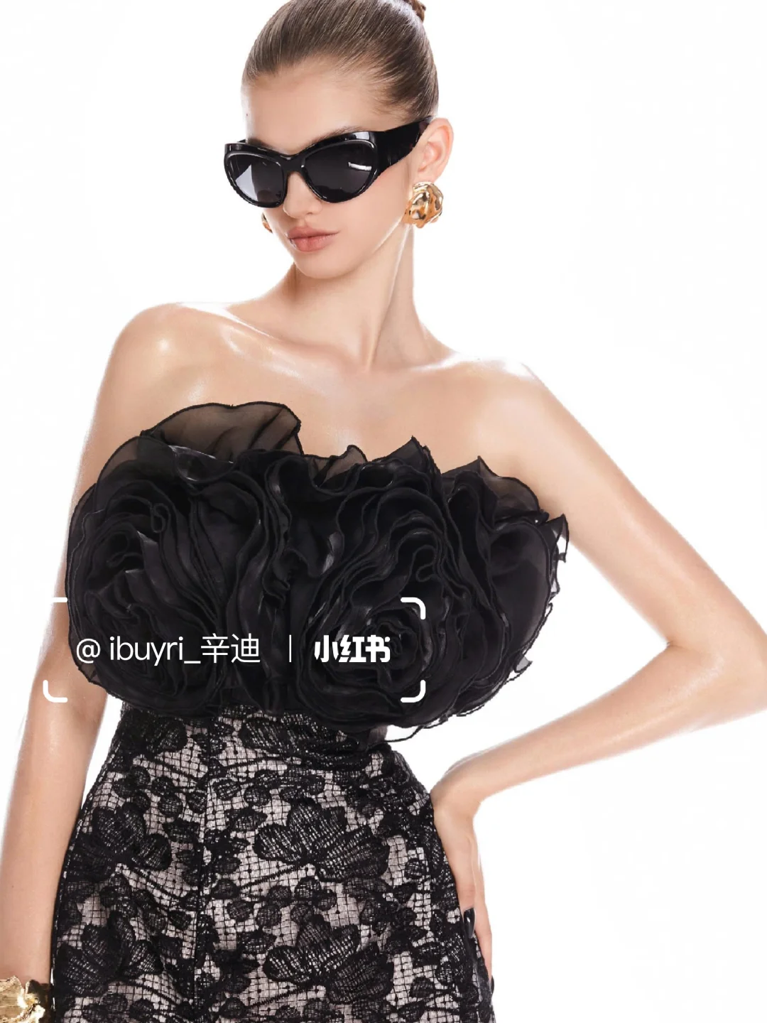 小黑裙暴击！甜辣妹的“斩男又斩女”秘籍!