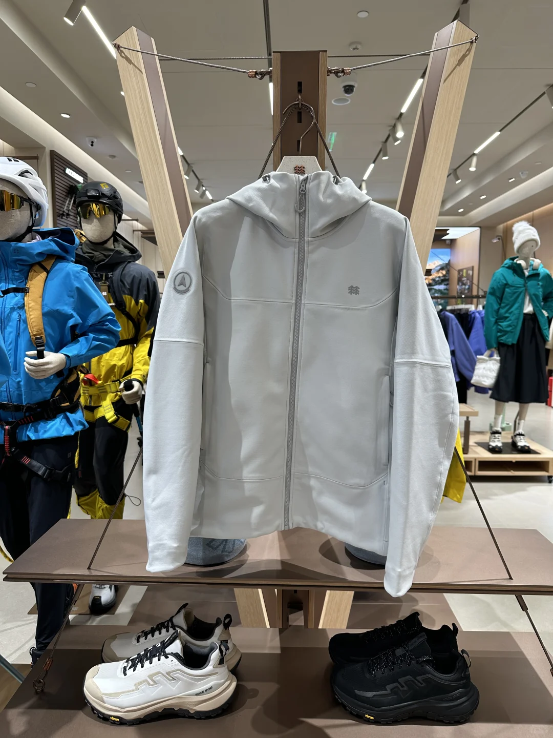 可隆女款软壳外套|可隆薄外套