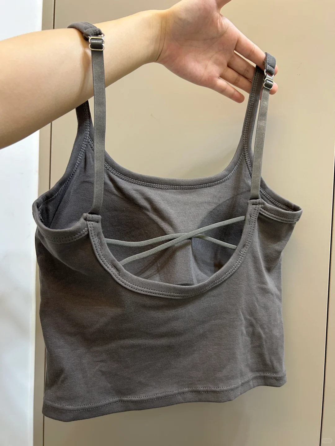 夏季辣妹穿搭小吊带！自带的胸垫舒服到我了