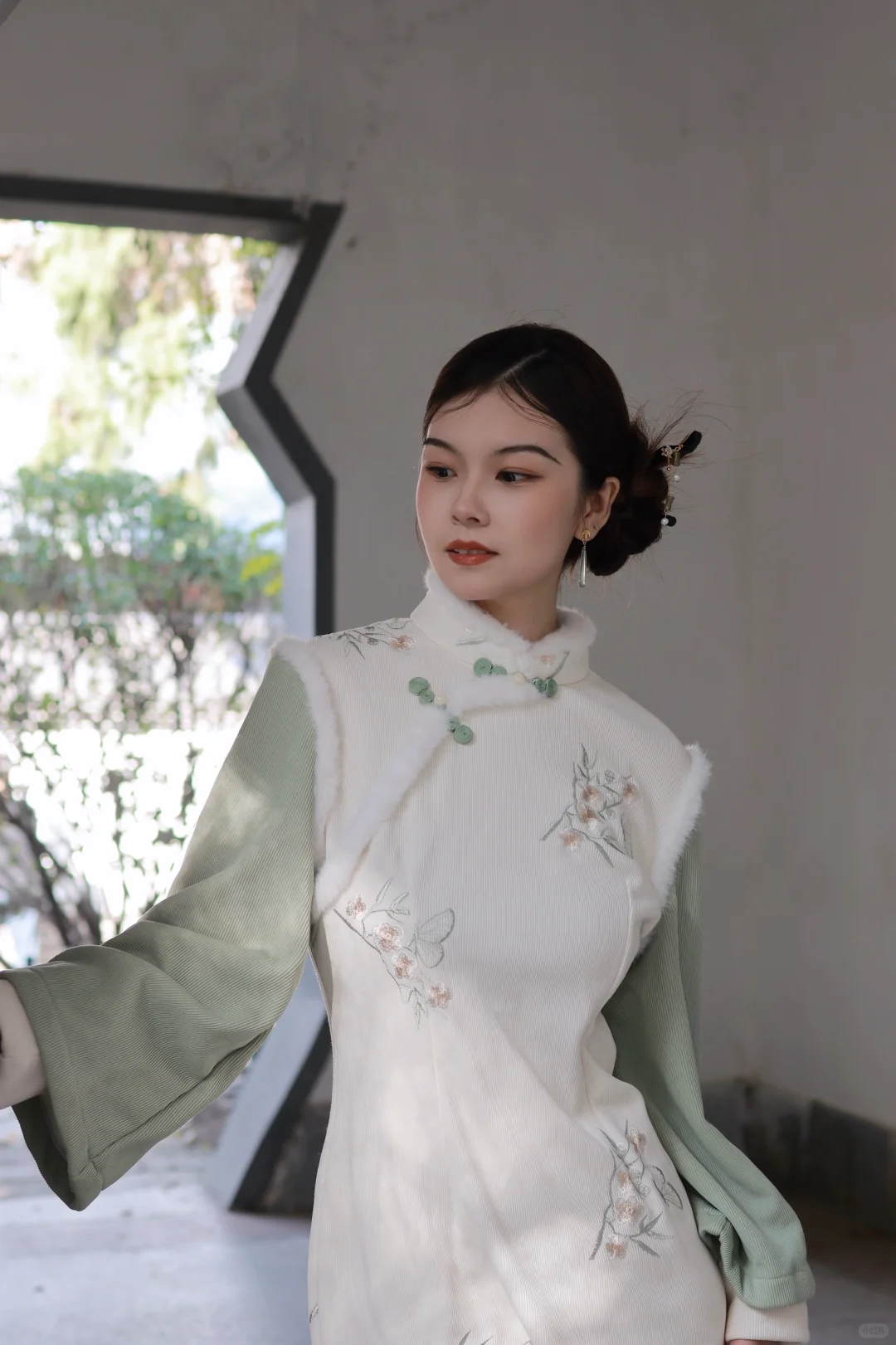 爱惨了我的旗袍外景🤍💚