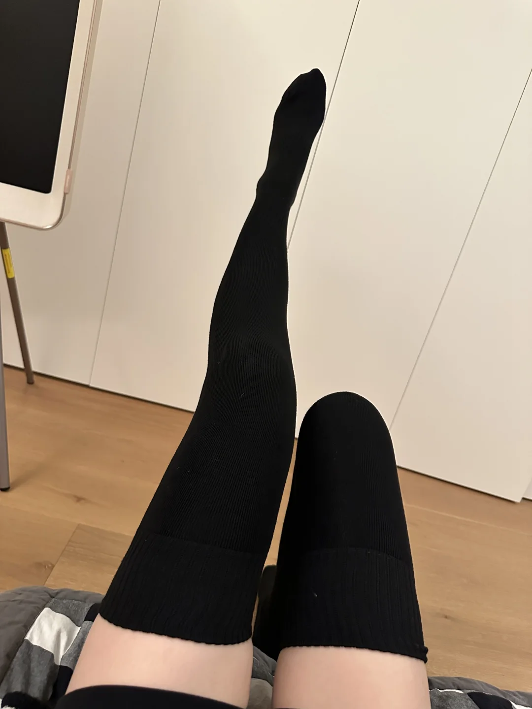 挖到超！好！穿！的！大腿袜！！！