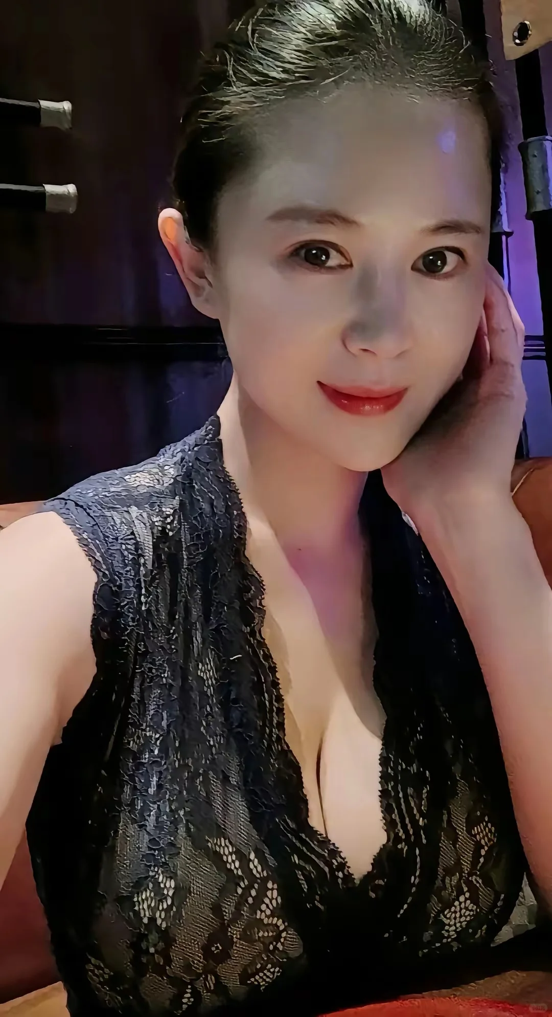 哪个颜色更适合呢