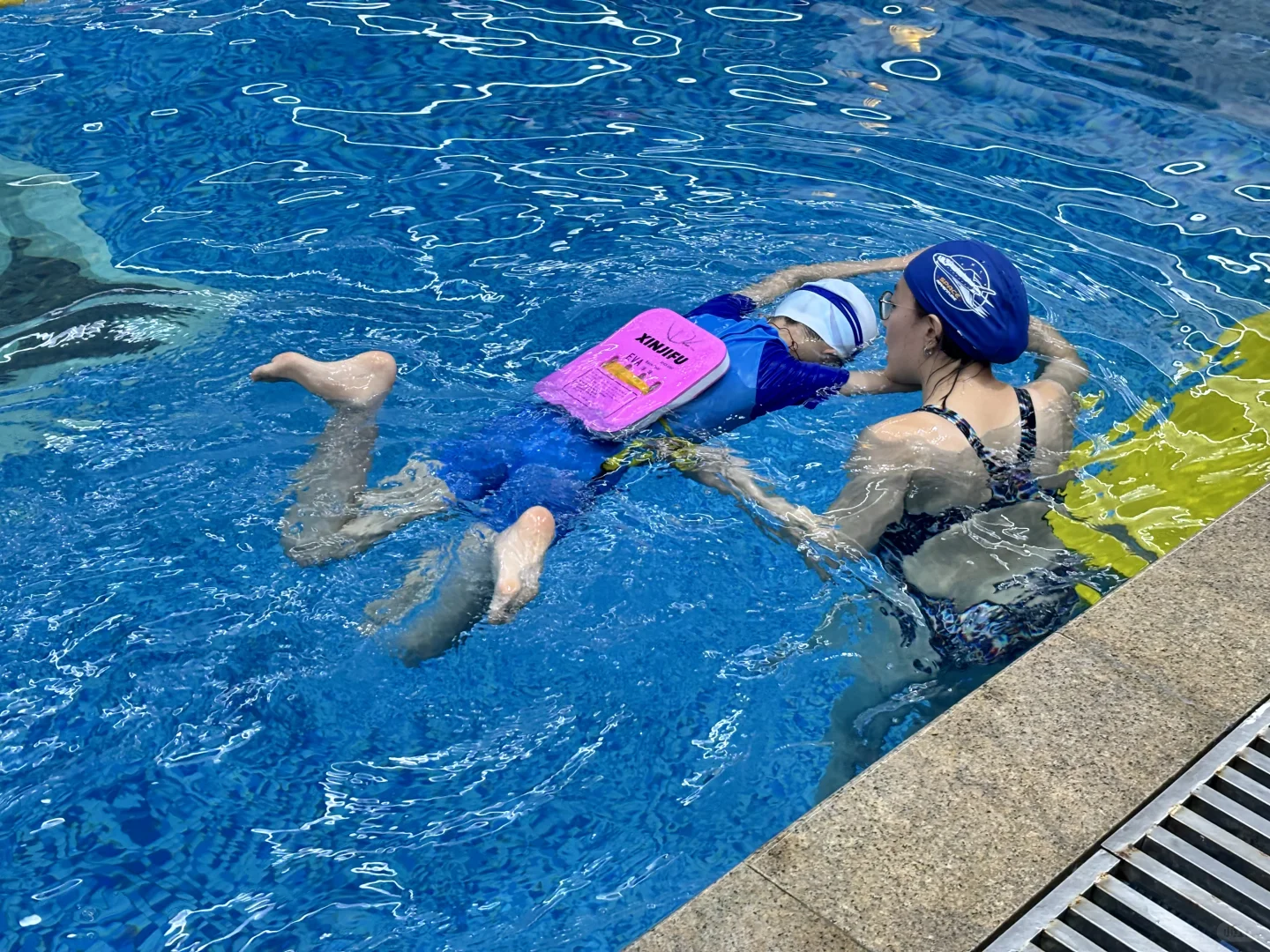 合肥少儿游泳女教练｜温柔负责让孩子爱上水