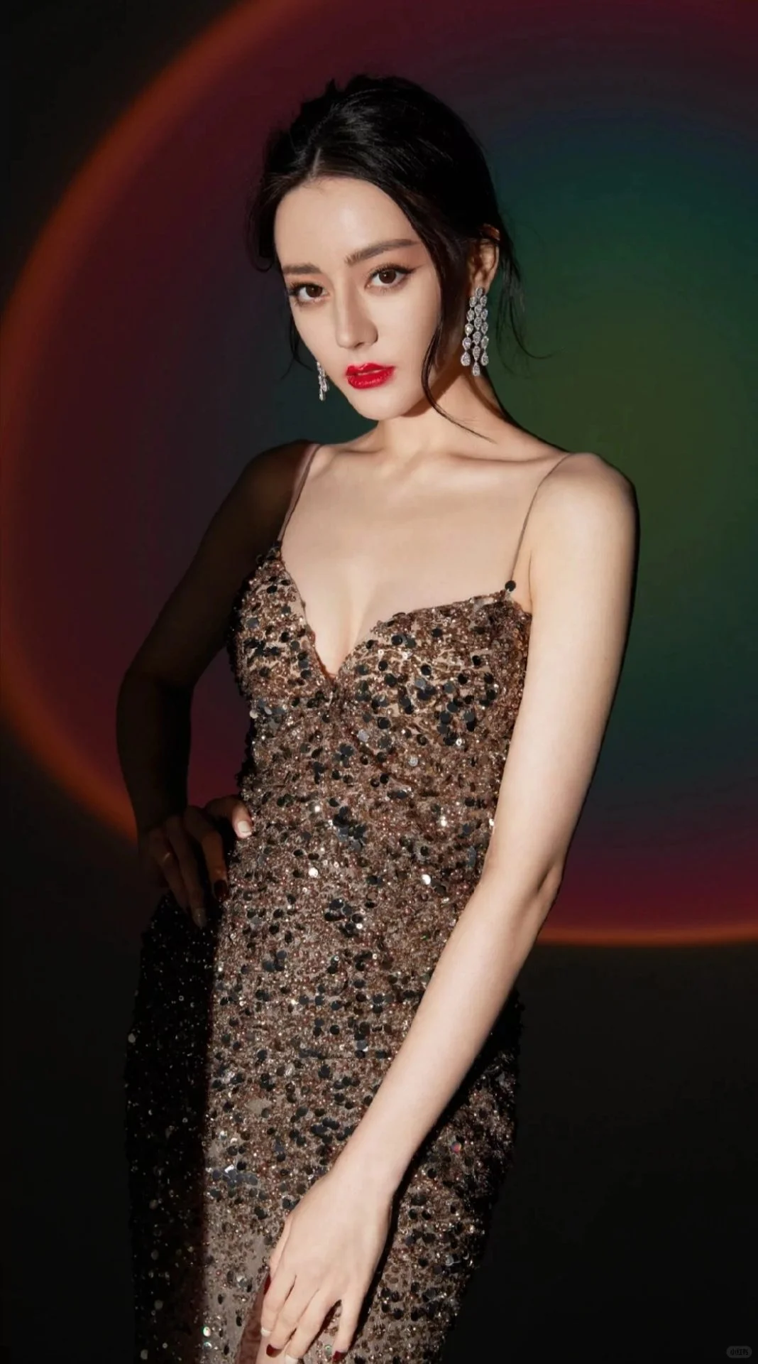 迪丽热巴真的从头美到脚，不愧是尤物之躯😍