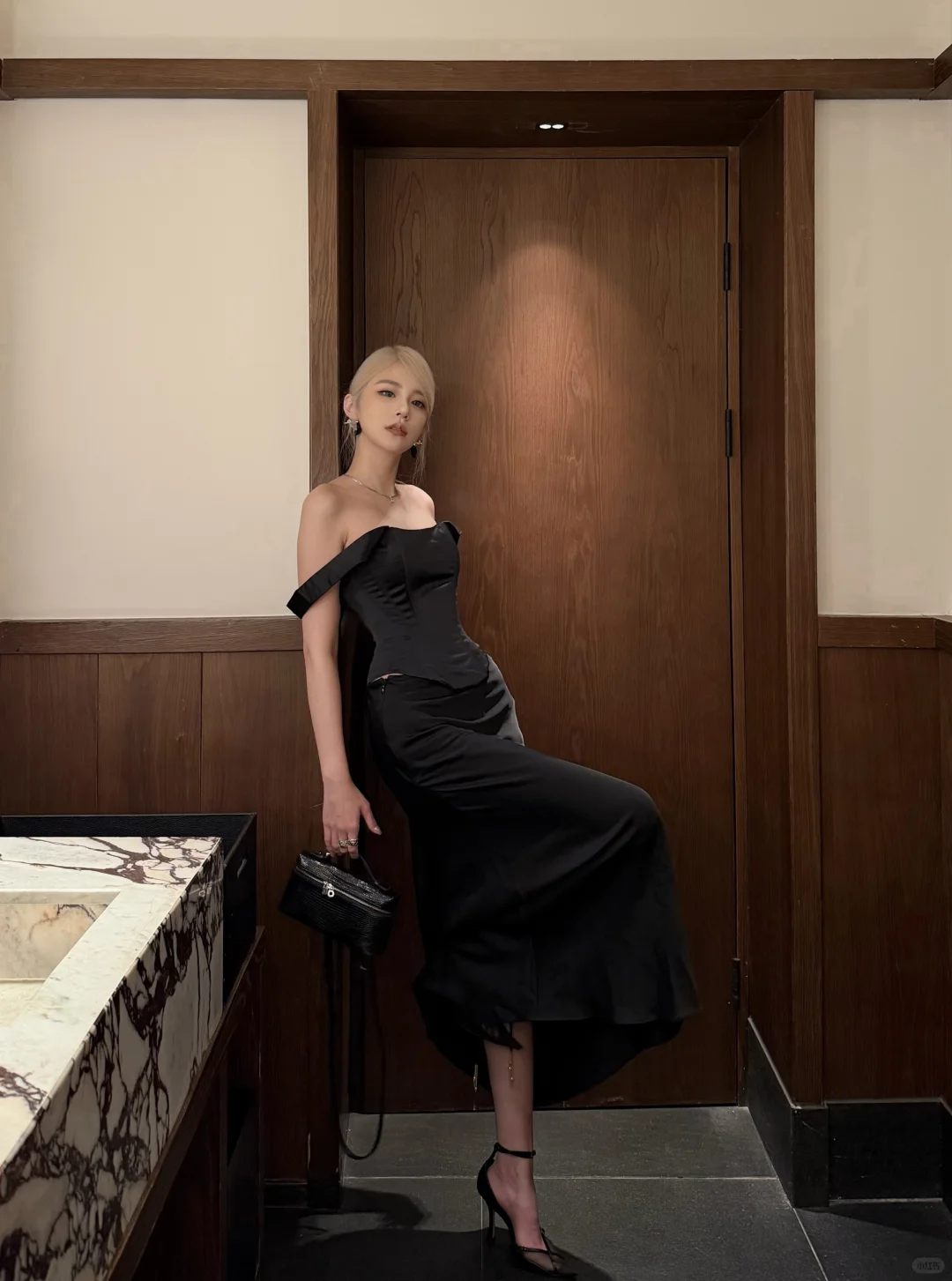 金发配全套黑色look真的超绝