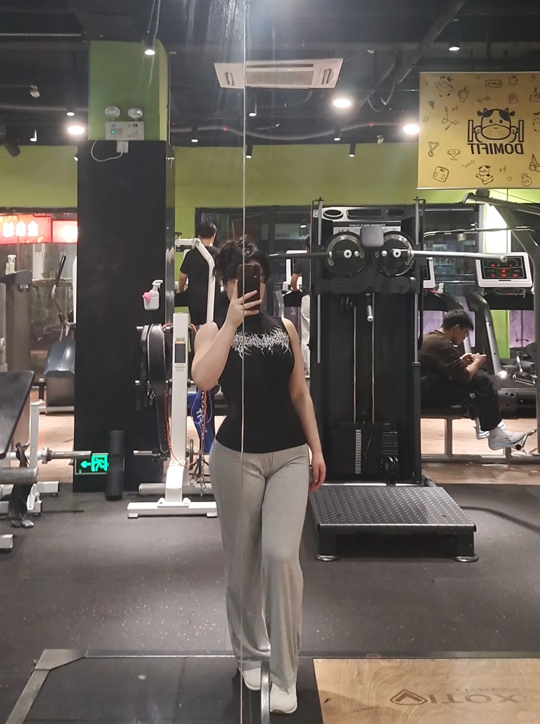 来健身啦～健身房穿搭！