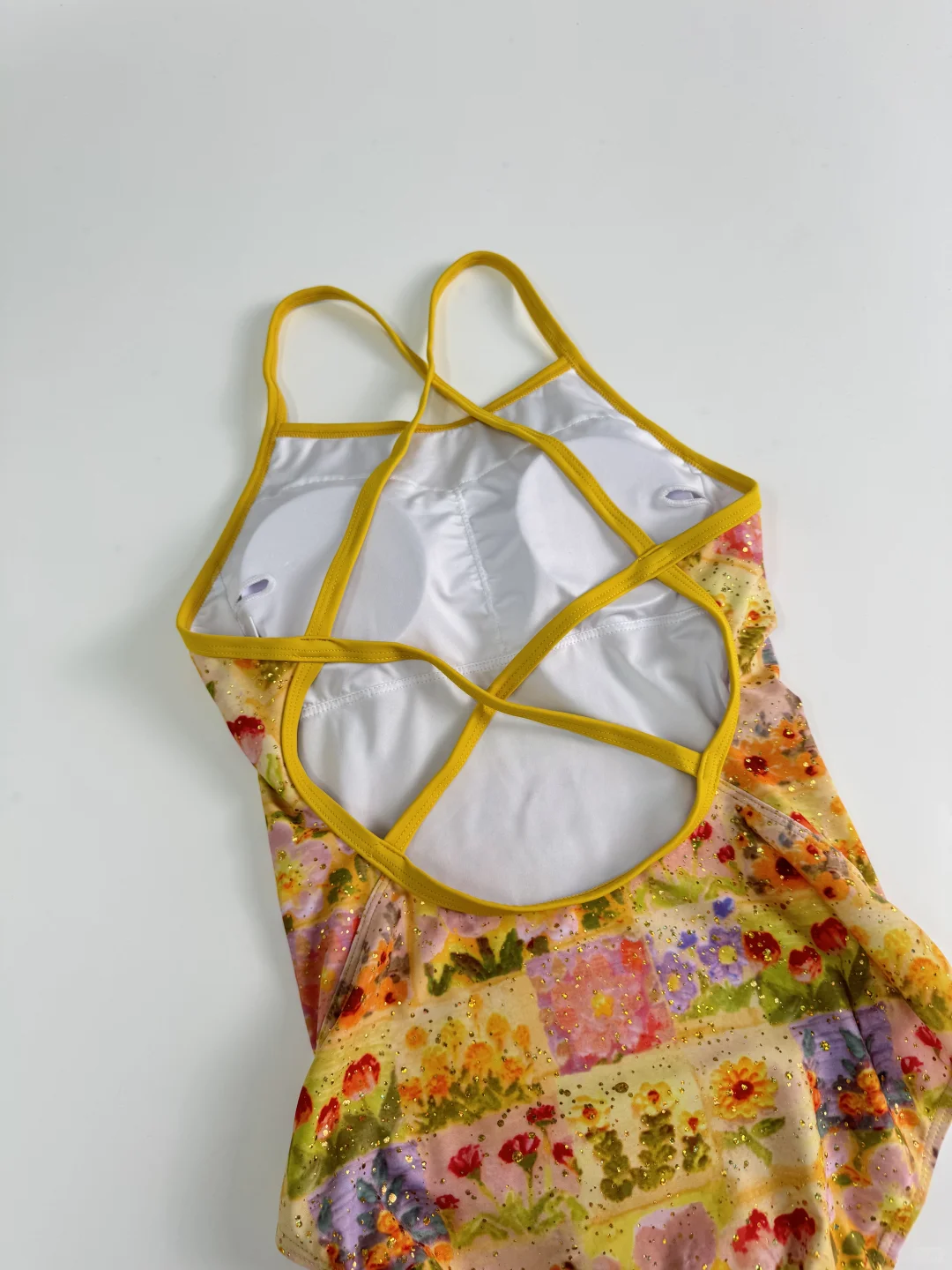 这么好看的泳衣我先穿了！真的好显身材～