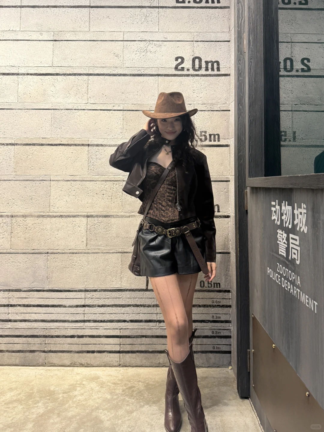 请求把这件鱼骨胸衣焊在我身上🥺