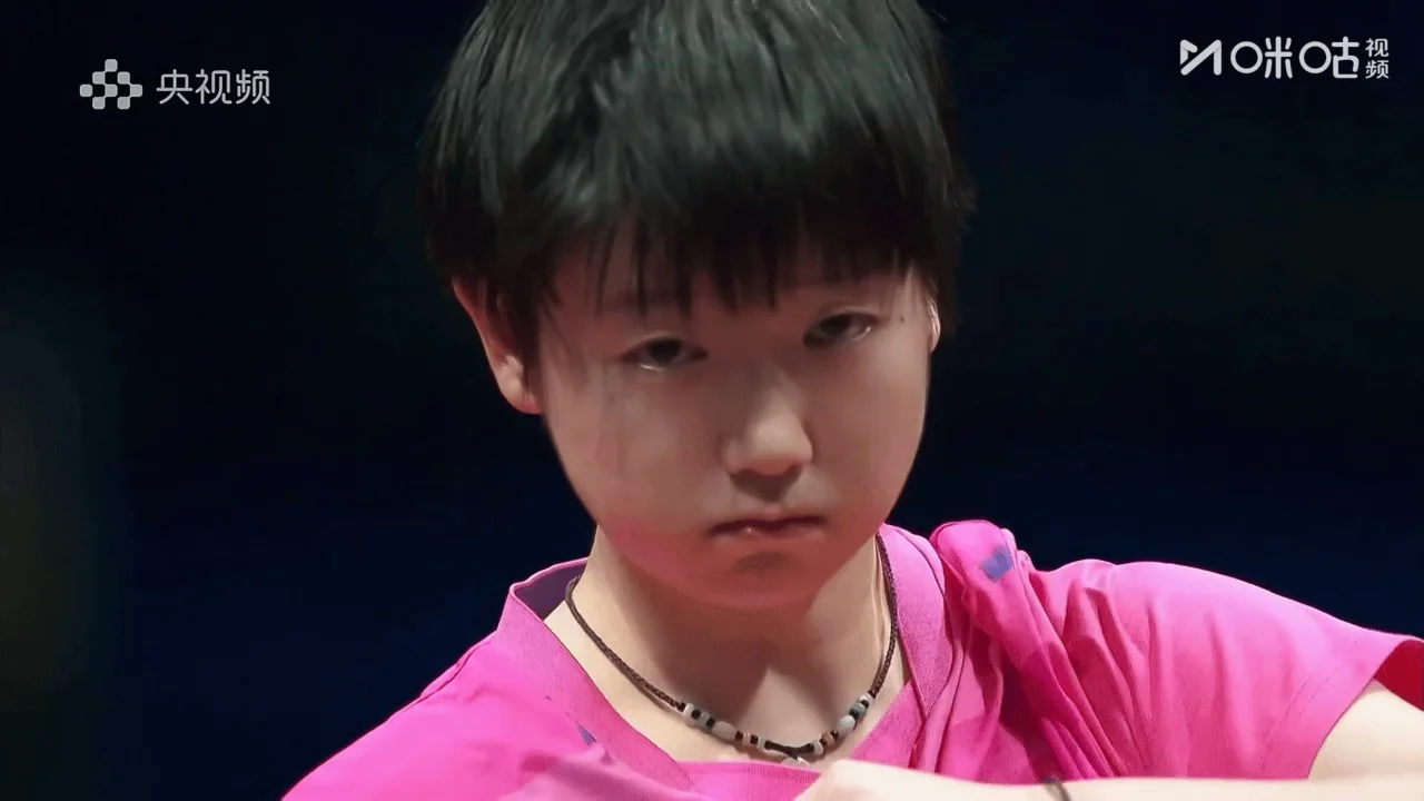 粉色娇嫩～她如今25正合适