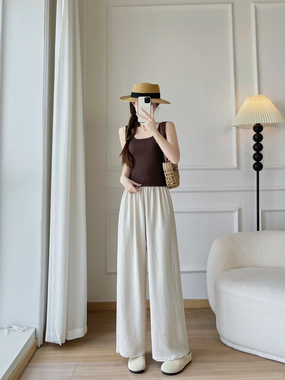 淘宝寄拍模特休闲裤对镜自拍