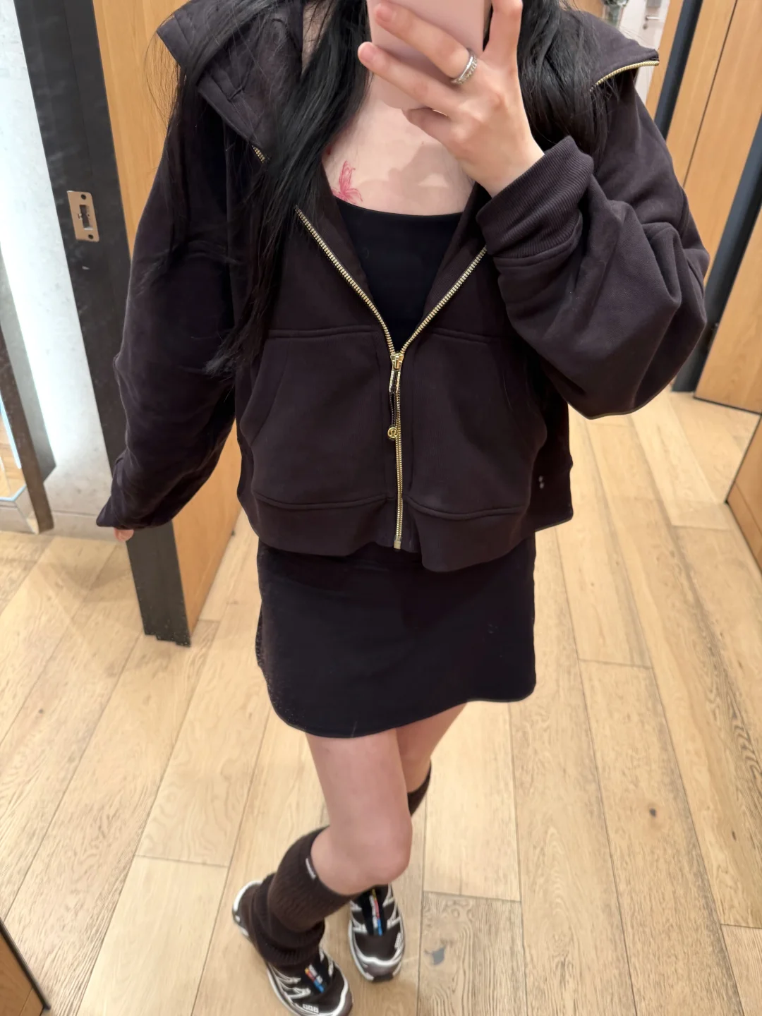 非常喜欢穿lululemon腿袜一女的🙋