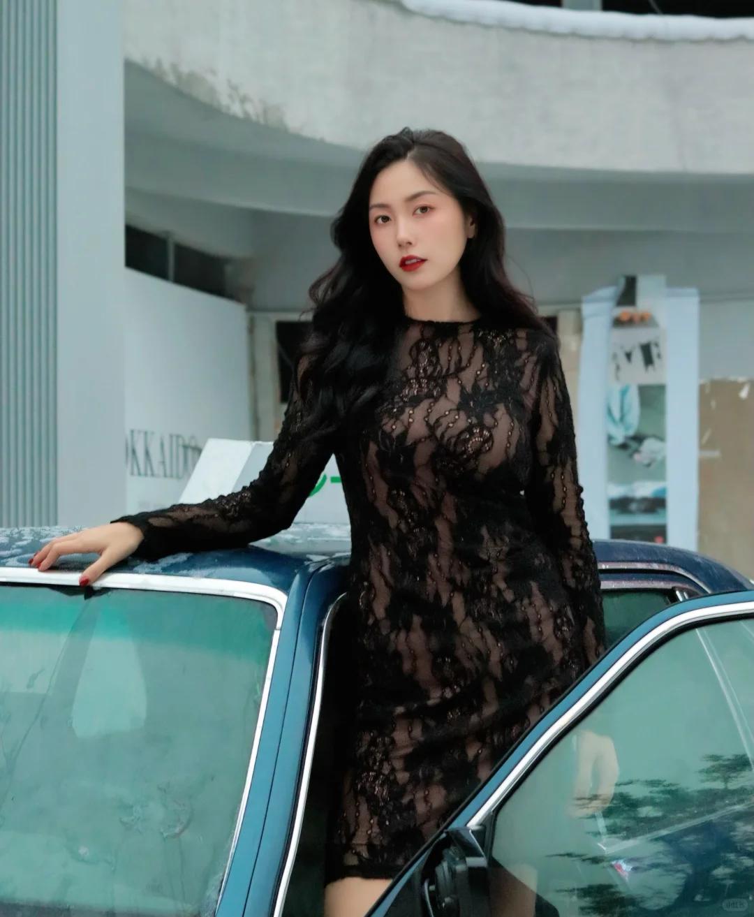 红唇➕蕾丝，这道题我会