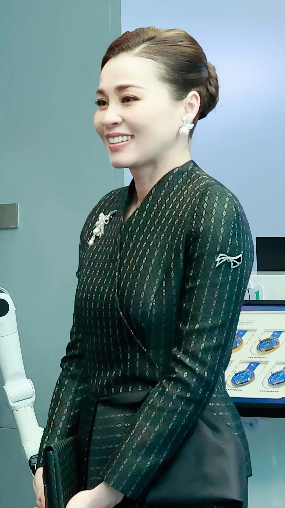 泰国王妃的黑丝真过瘾啊