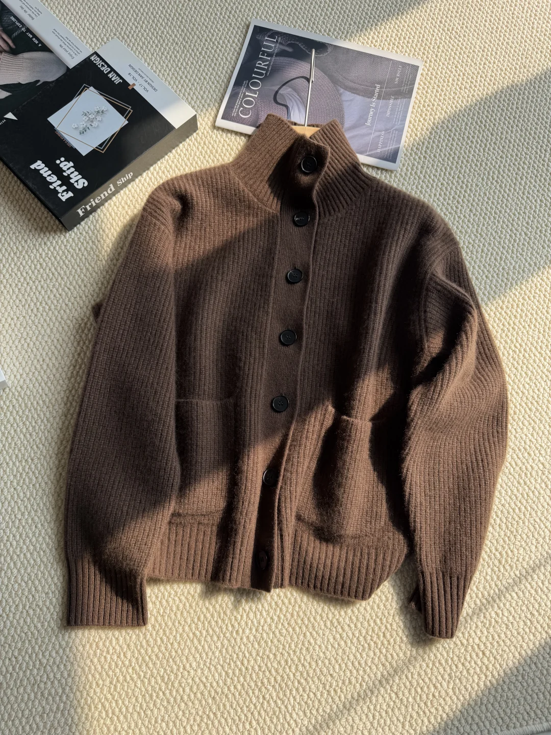 难怪小禾这款开衫能被人看上，太美式复古