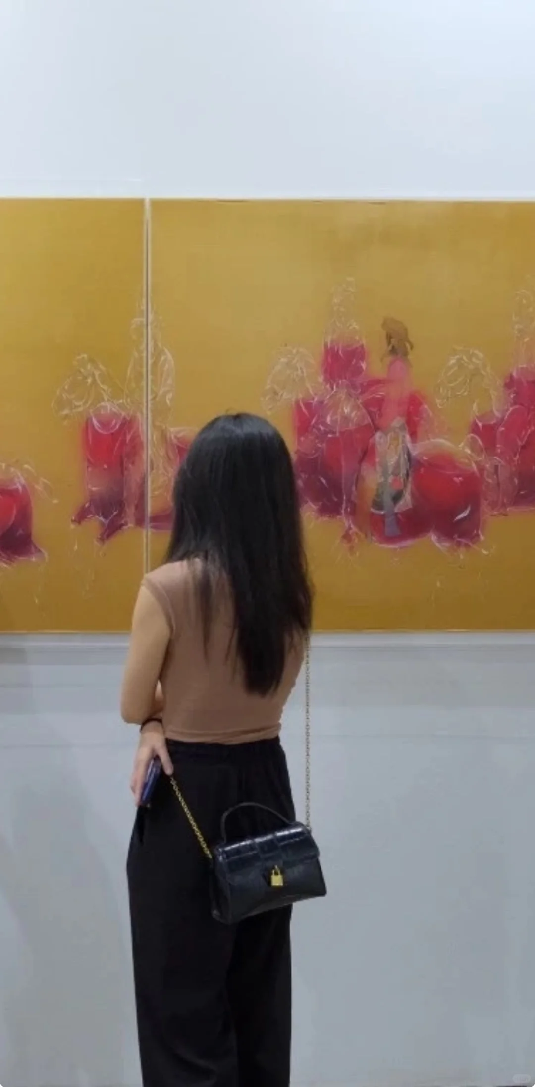 哈哈哈手臂有线条了！