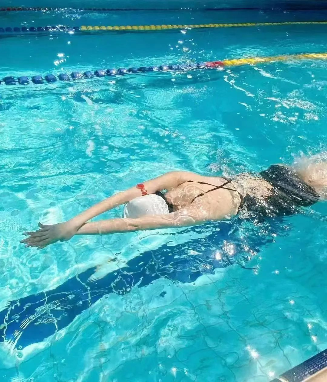南沙姐妹冲！女教练教游泳也太香了吧🏊‍♀