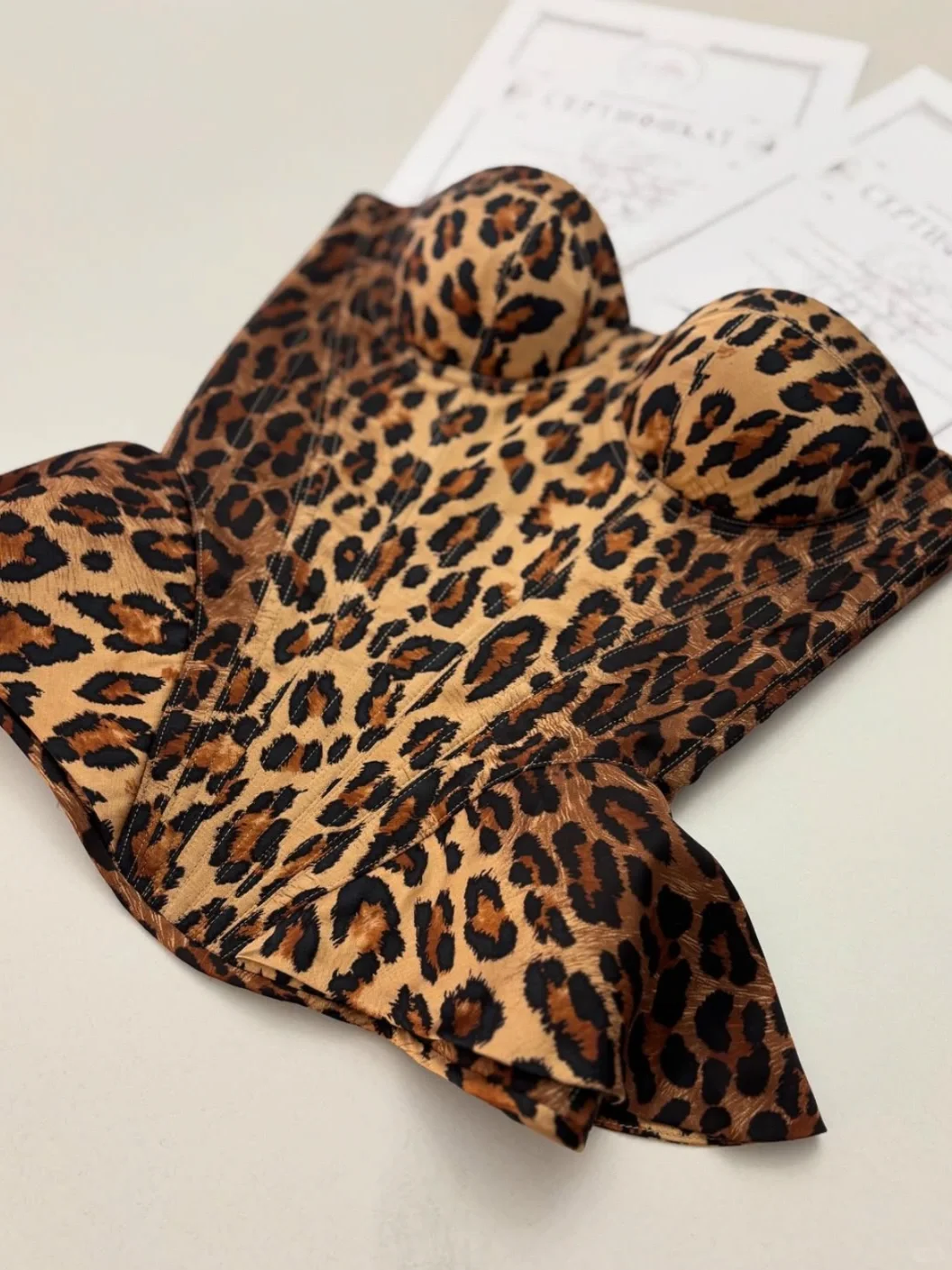 87Pv｜豹纹复古优雅