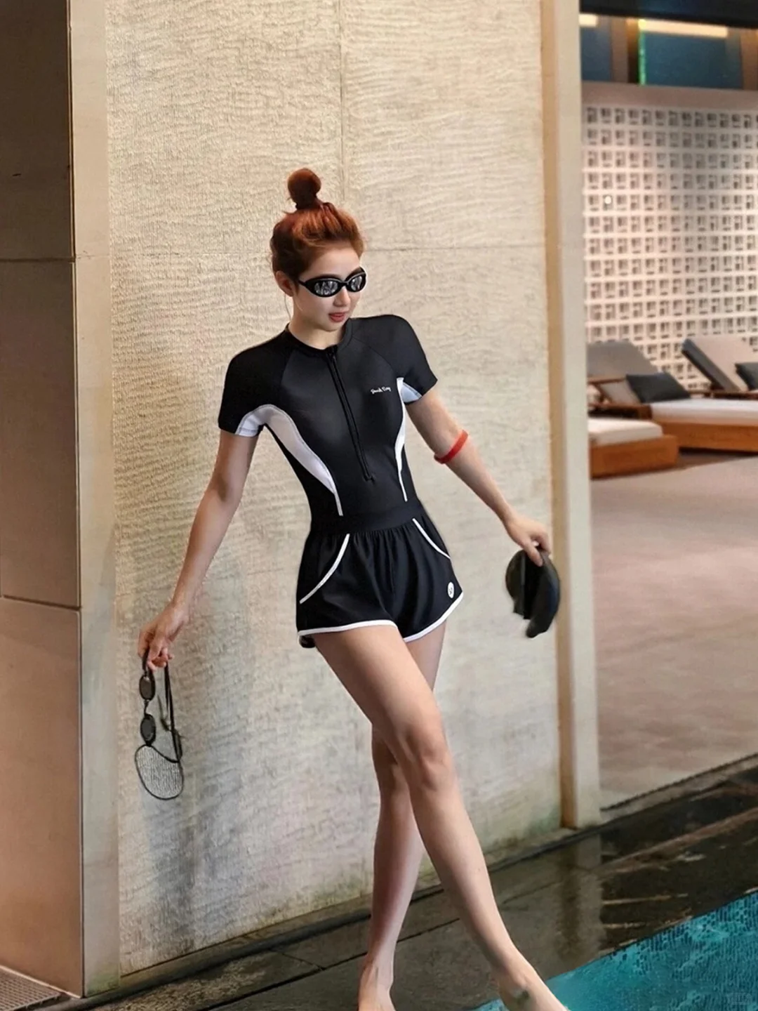 去泳泳馆被追着问的连体泳衣