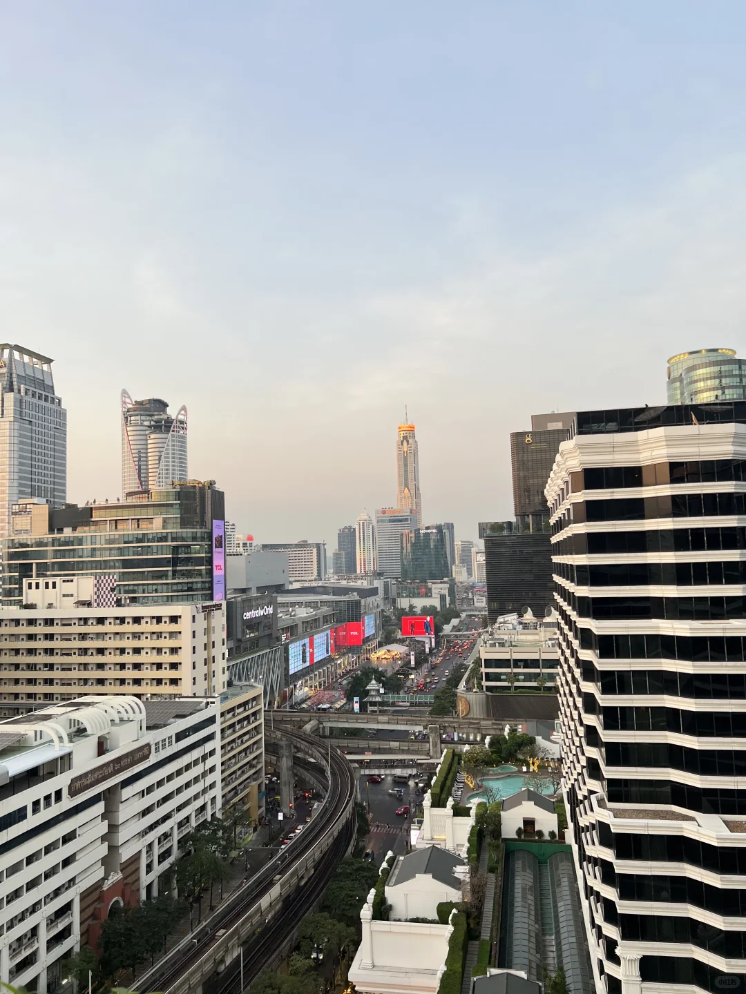 美美的泳池照～💦