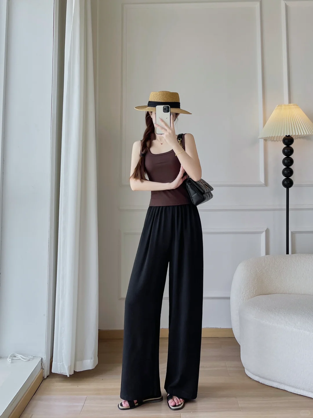 淘宝寄拍模特休闲裤对镜自拍