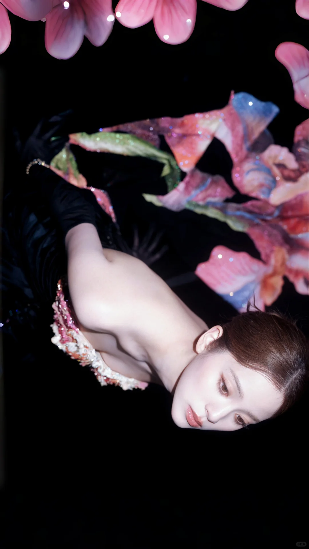 欧阳娜娜妩媚迷人高定系列