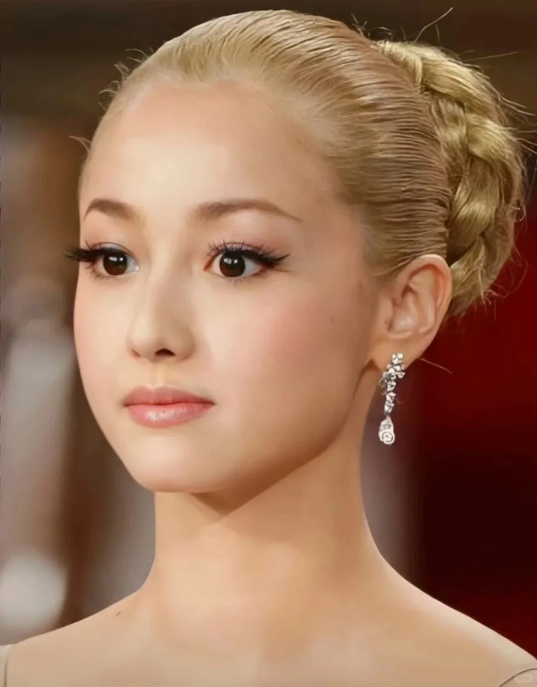 美人都是大眼睛 精致鼻 轮廓清晰