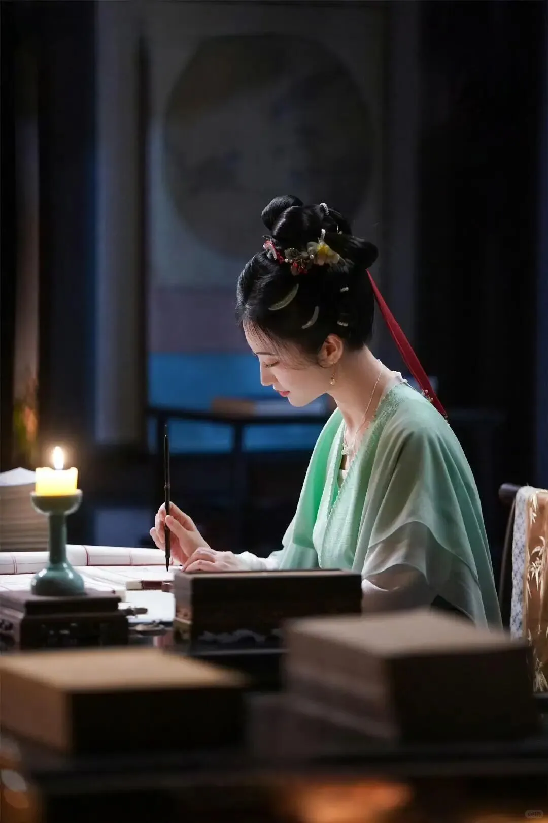 反差萌重生双强爽文，她靠破案逆袭成皇后！