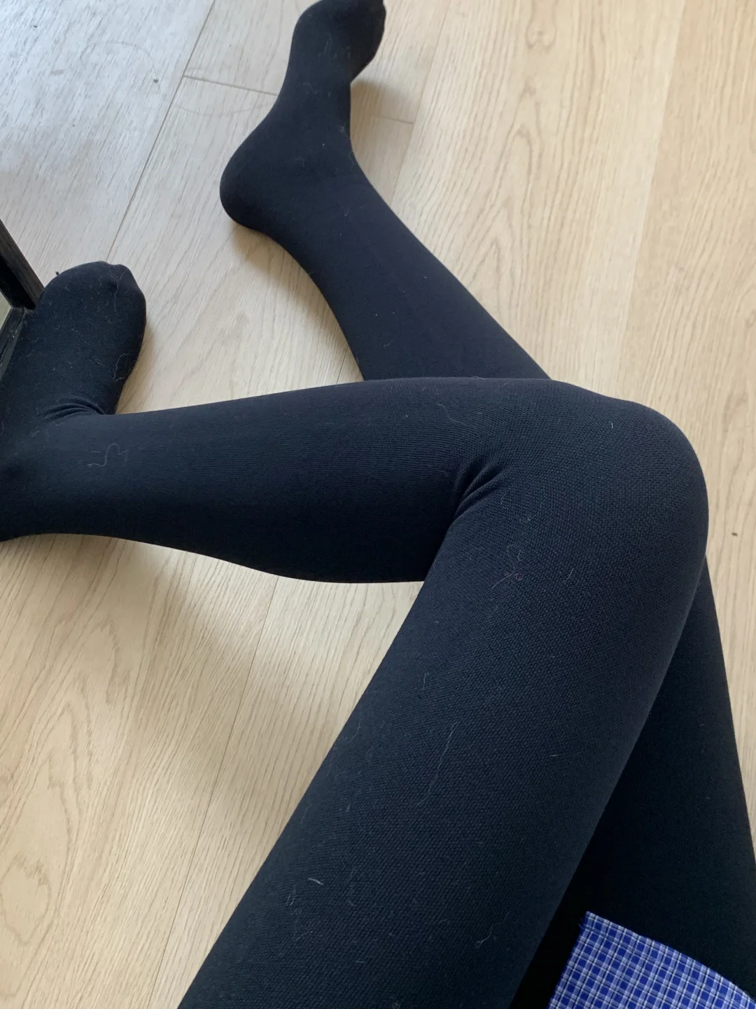 秋冬就喜欢穿这种黑色连裤袜！