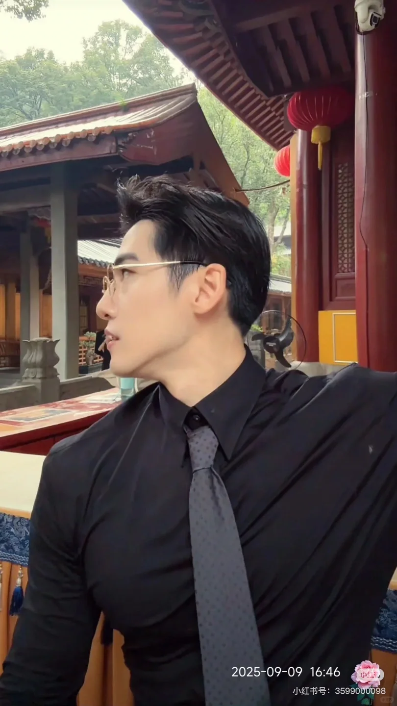 女军事爱好者她的学霸丈夫