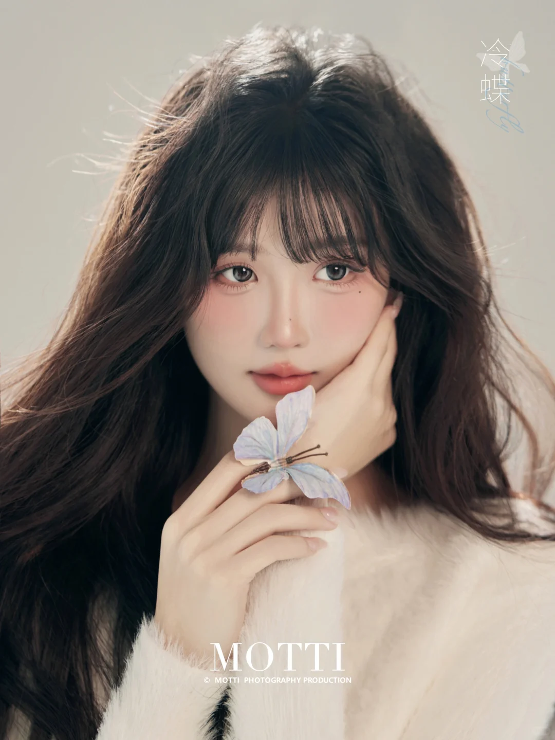 奶fufu的韩系写真🌸少女与鲜花撞了个满怀