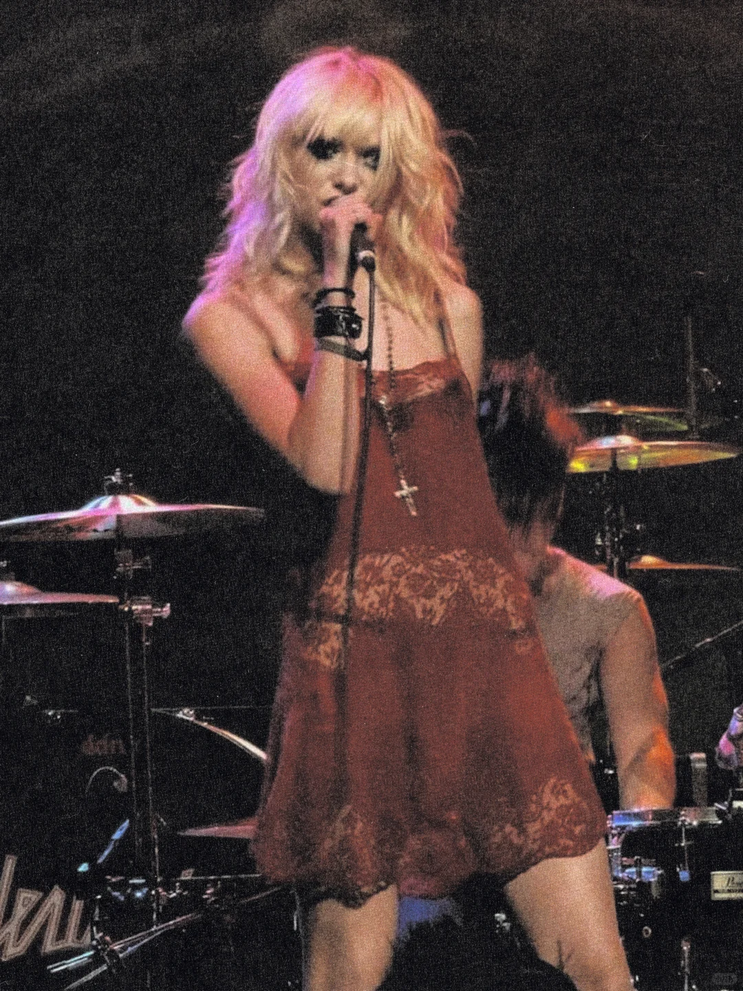 摇滚女诗人画像：朋克与天使