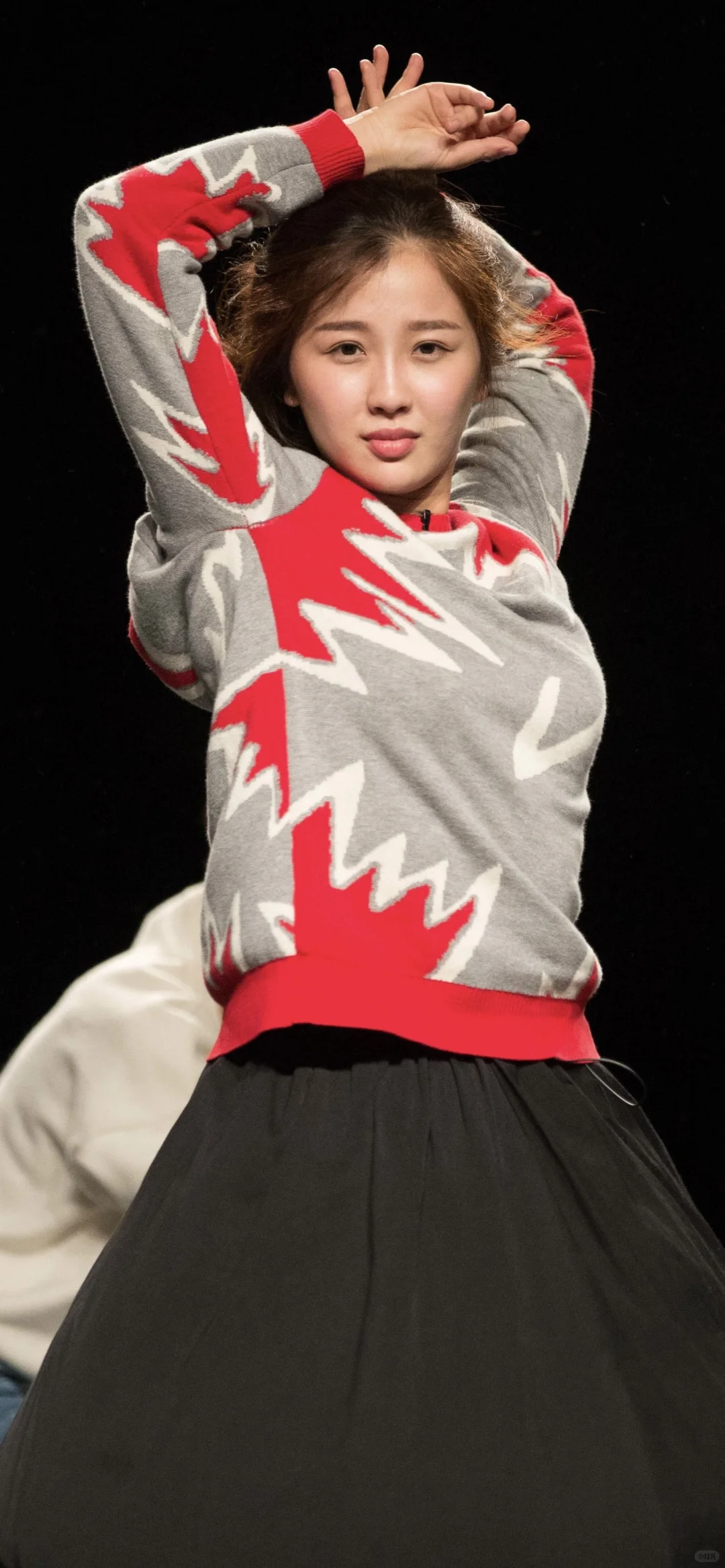 虞书欣早期表演 神情并貌仪态真好 美