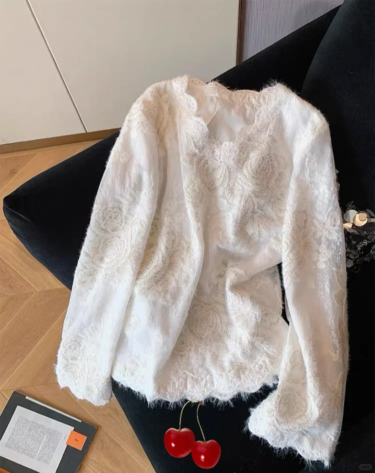 气质风～白色法式蕾丝提花V领打底衫