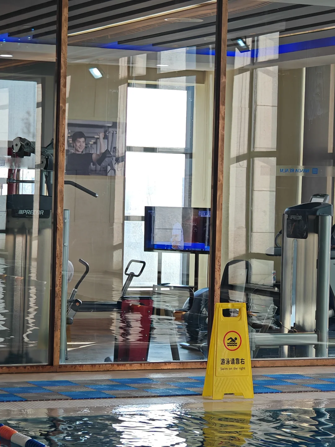 银川游泳教练蹲搭子！冬季学游泳超香💦