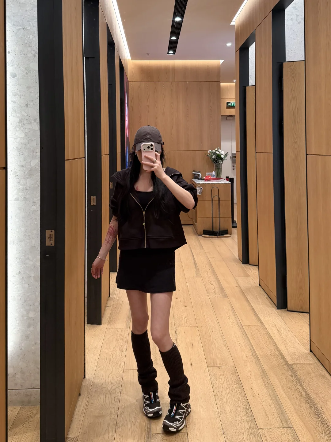 非常喜欢穿lululemon腿袜一女的🙋