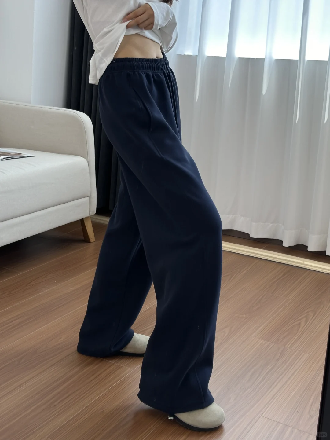 jennie味很浓的藏青色卫裤！！！