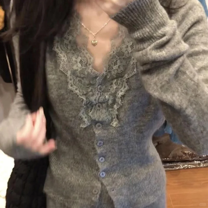 秋冬必入🔥V领蕾丝毛衣开衫｜修身显瘦