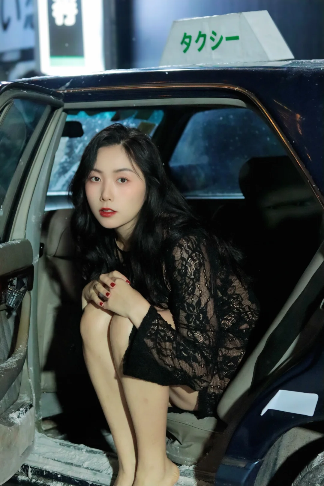 红唇➕蕾丝，这道题我会