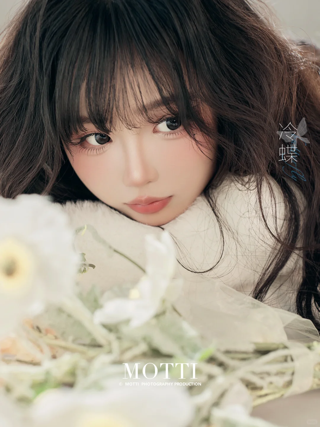 奶fufu的韩系写真🌸少女与鲜花撞了个满怀