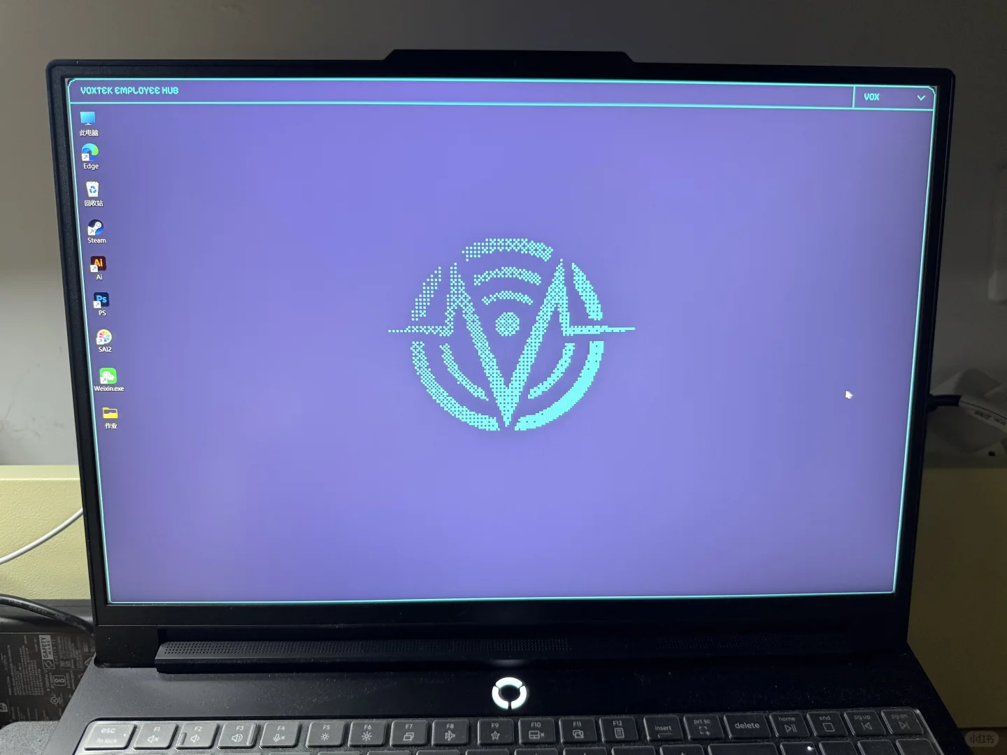 所有3v姐立刻打开电脑换壁纸