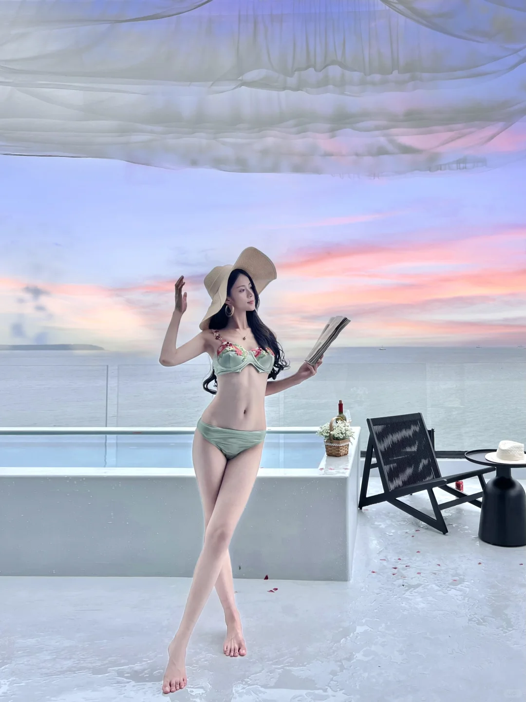 来场浪漫微醺🥂&泳池拍照姿势