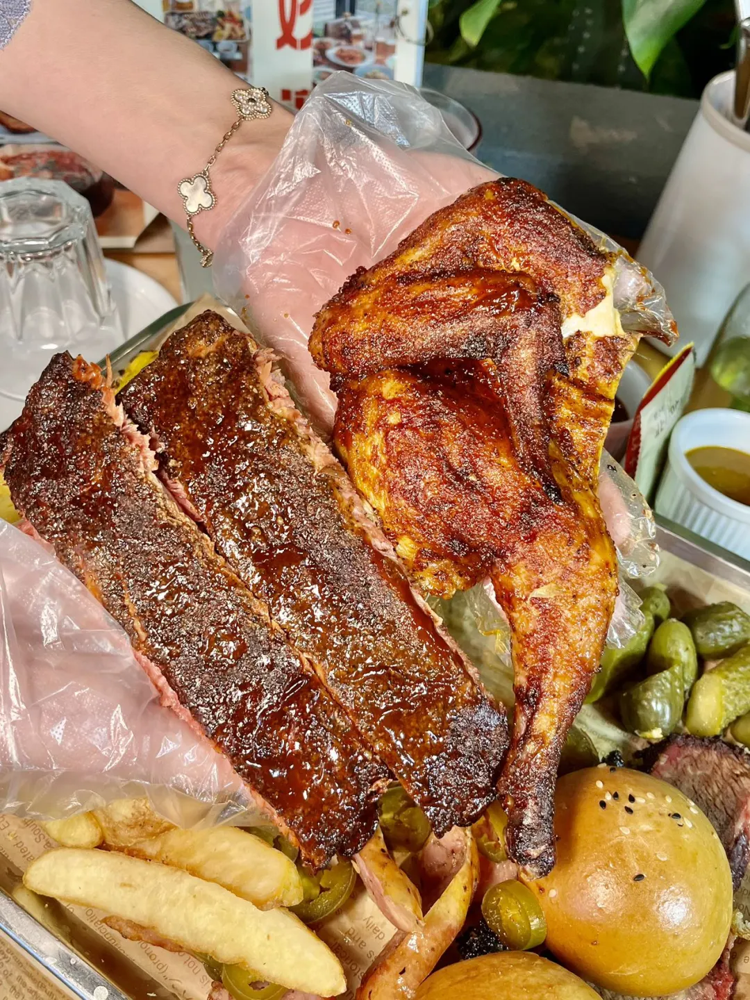 首钢园旁的美式炭火烧烤，温室里的冬日治愈