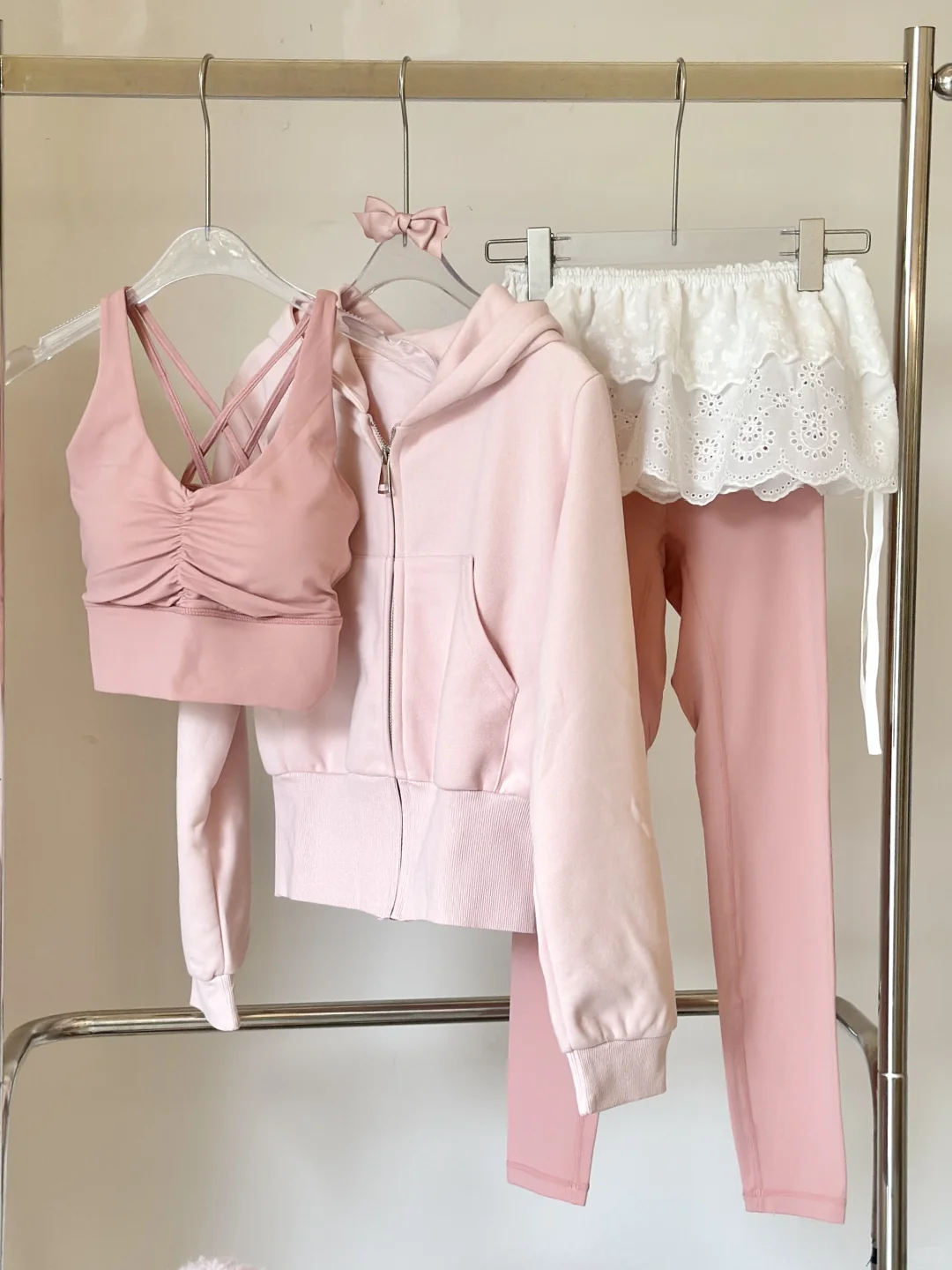 被这身粉色芭蕾系瑜伽服甜哭咯𓍯 🎀