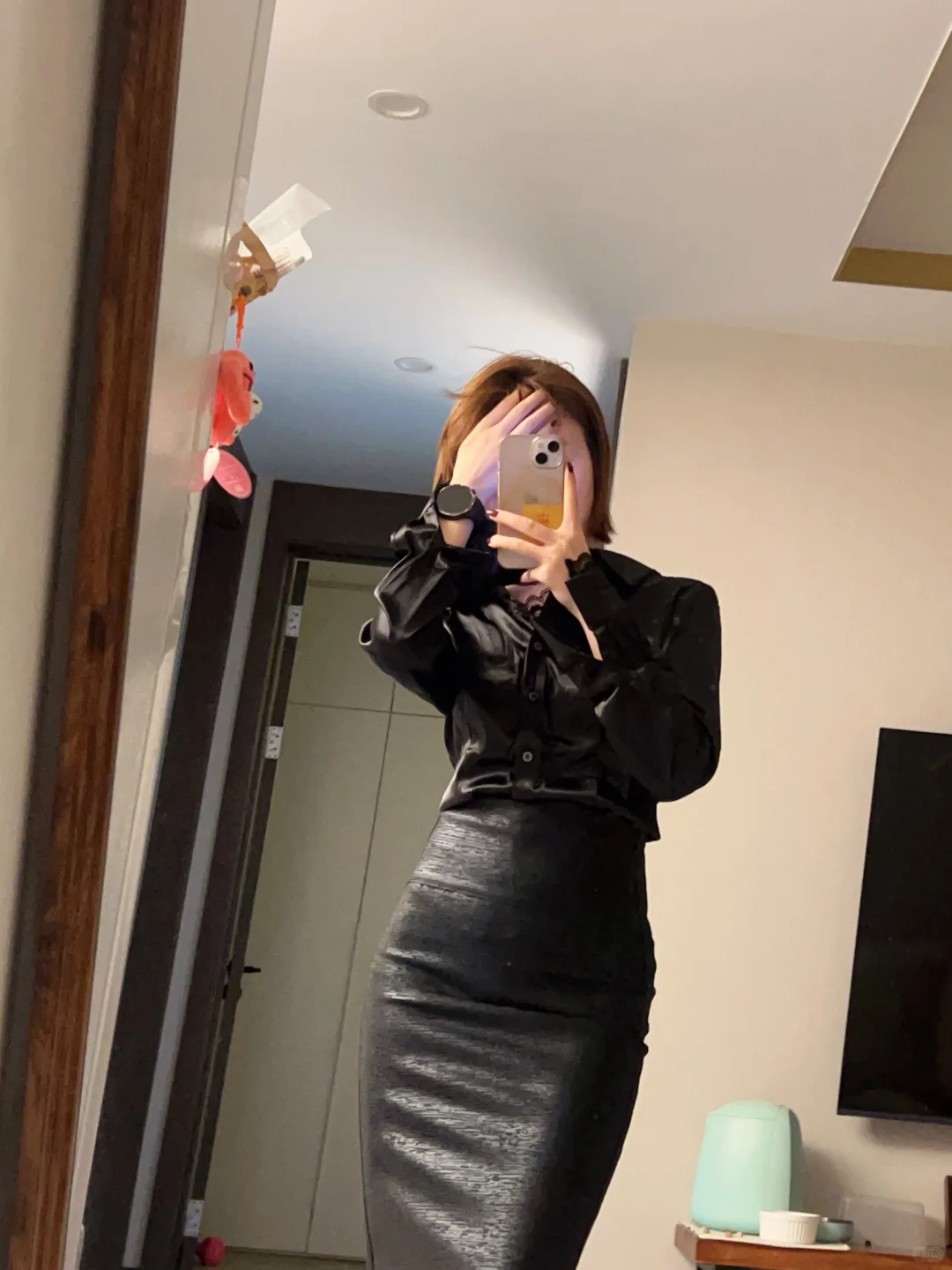 熟女风你崛起吧，包臀皮裙我真的遭不住了。