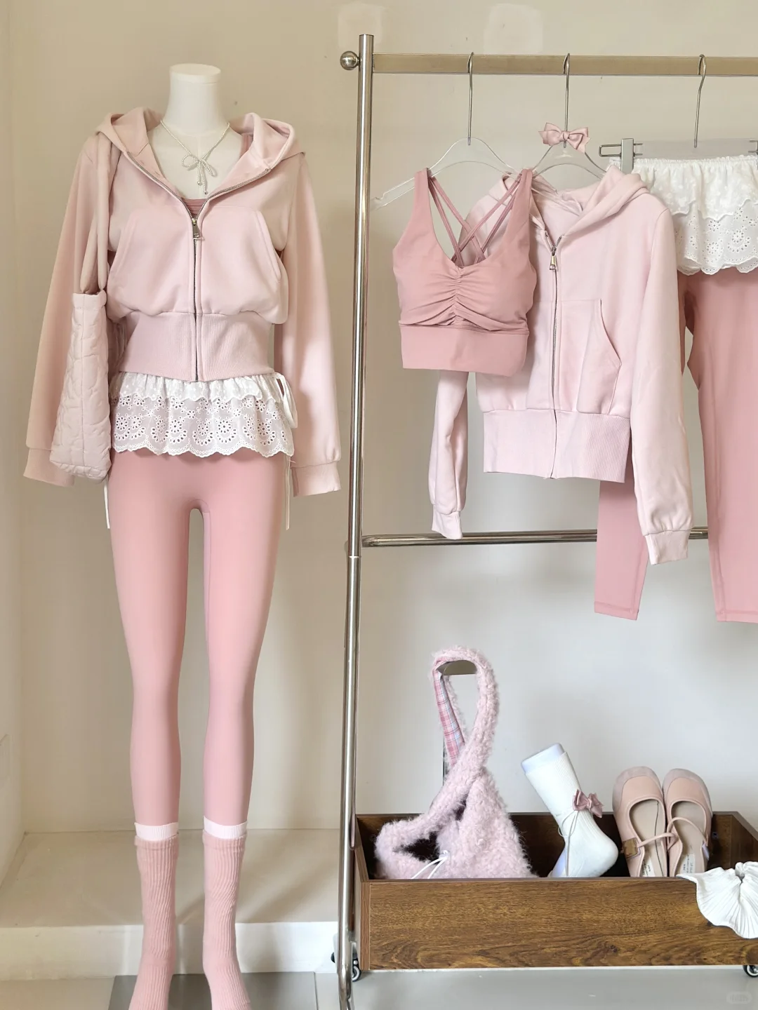 被这身粉色芭蕾系瑜伽服甜哭咯𓍯 🎀