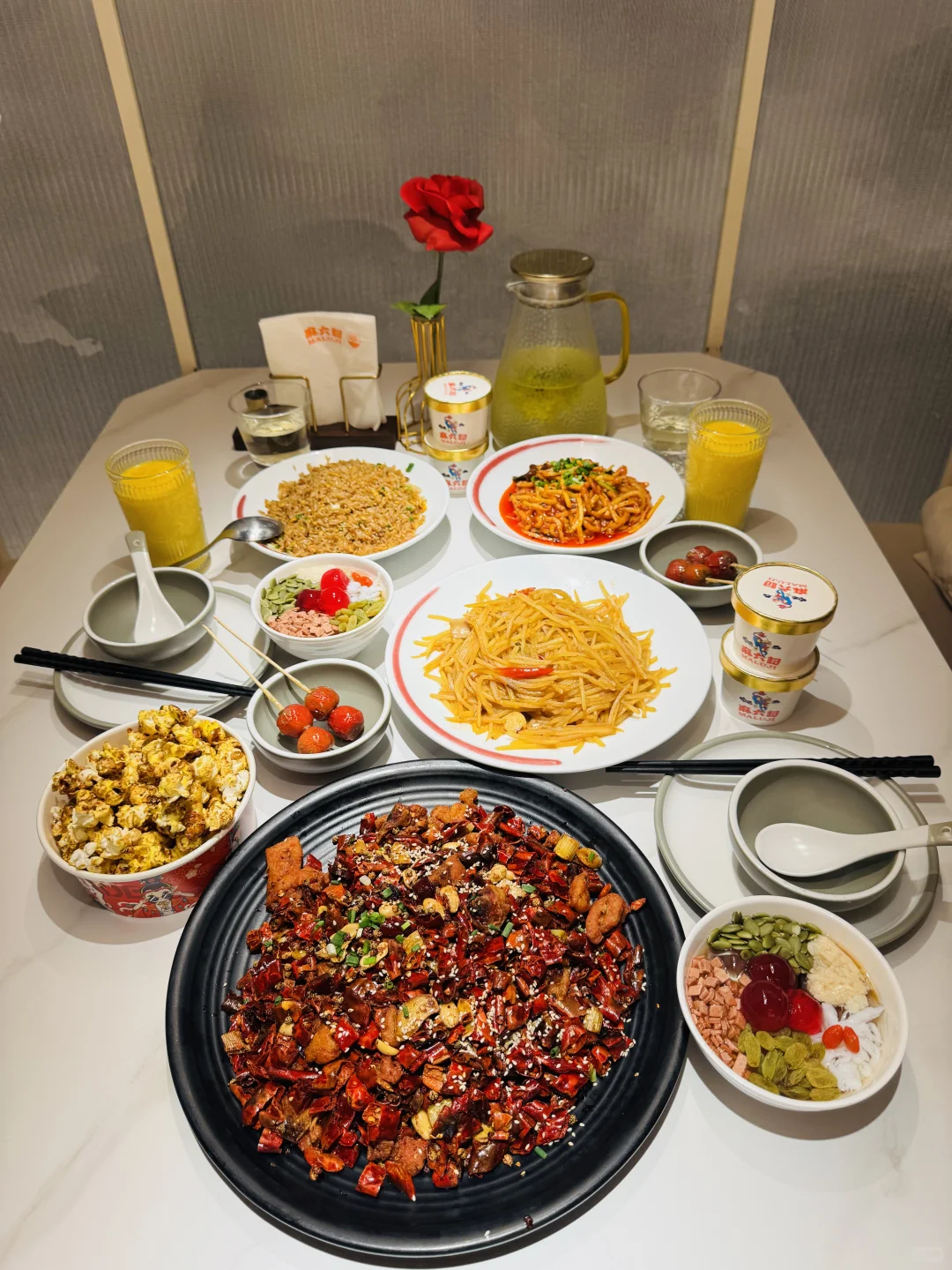 天津初雪❄️+圣诞！这家川菜店好拍！❄️